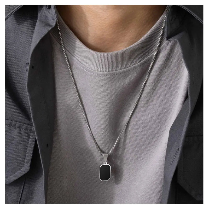 Colar Masculino com Pingente Preto